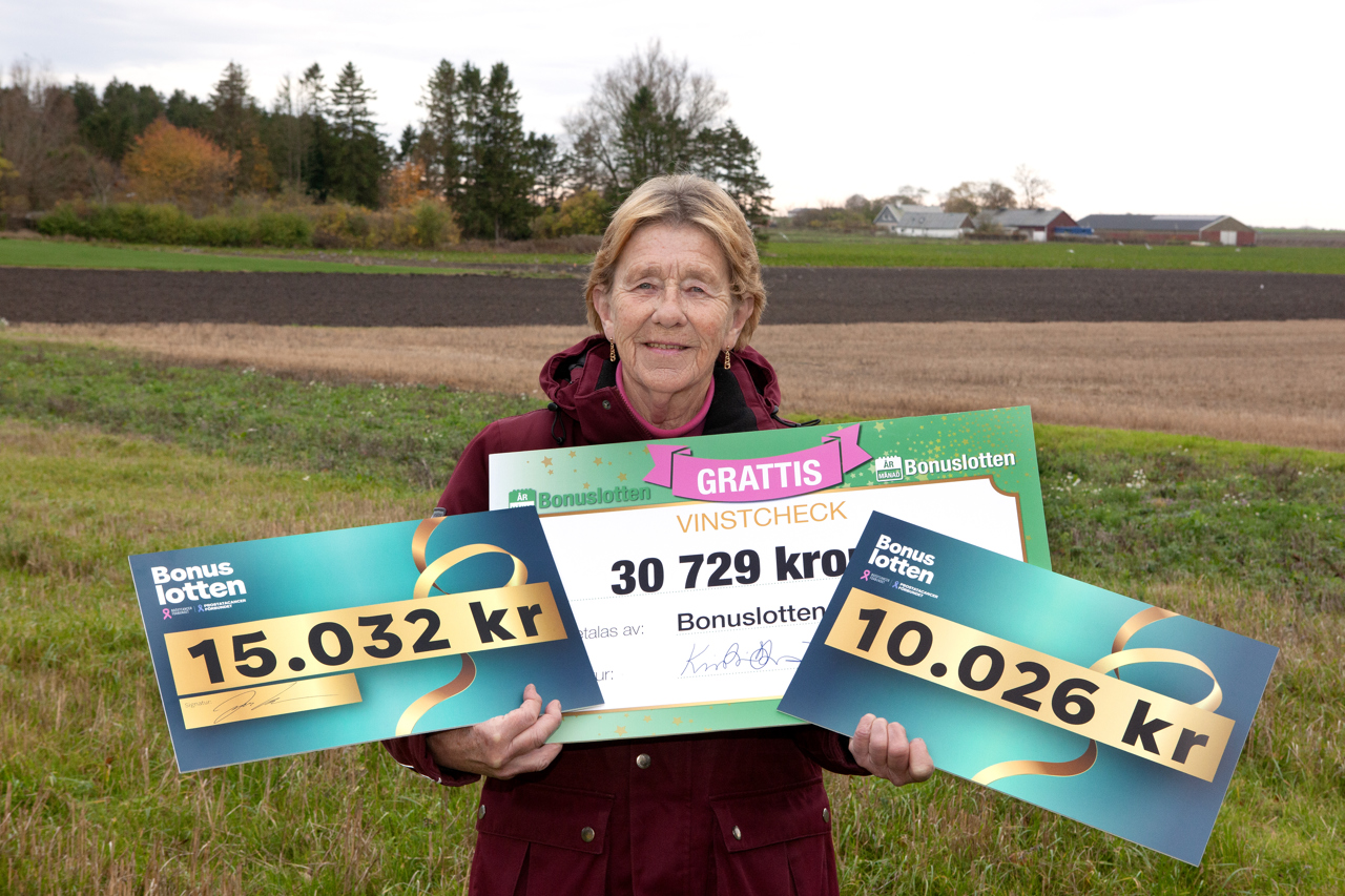 Ulla med blomsterbukett