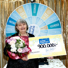 Vinnaren framför SUPER-hjulet som stannade på 900.000 kronor.